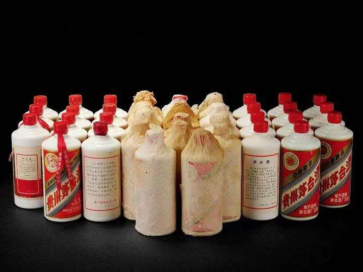 辛集日照岚山回收酒价格哪里回收(附近上门回收茅台酒）?